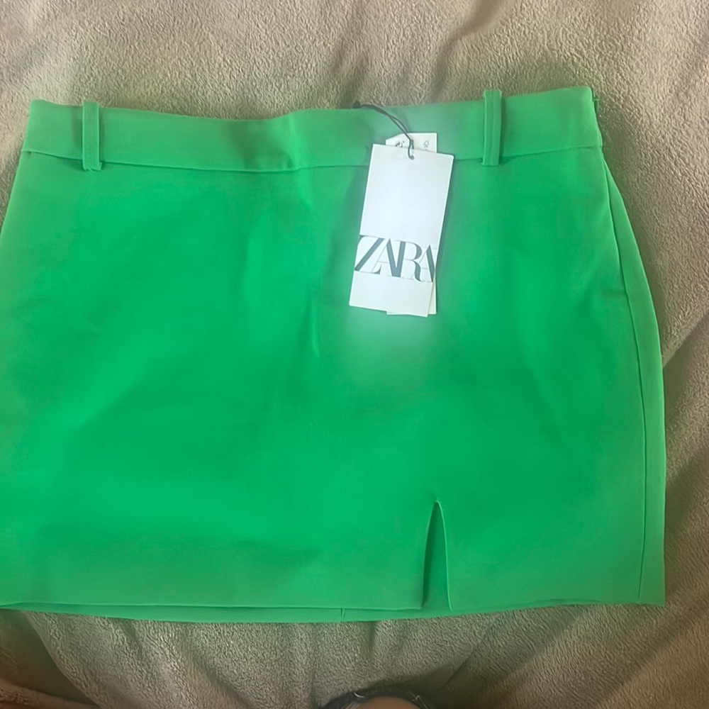 Zara NWT vivid green mini skirt!